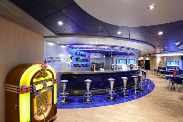 MSC Cruises, MSC Preziosa, Sports & Bowling Diner, Copyrights - MSC Rights.jpg
